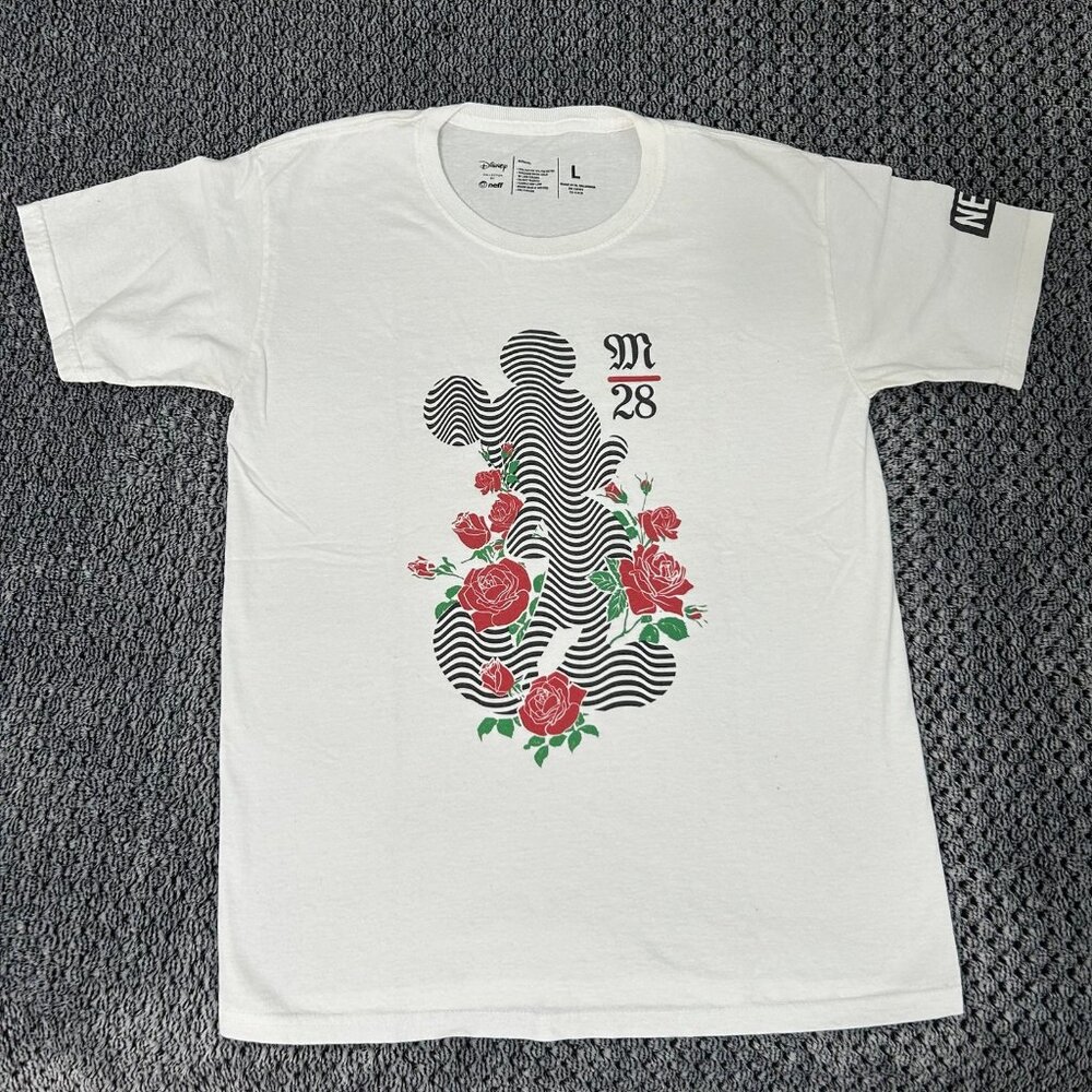 disney collection x neff mickey mouse graphic tee top women size L • good preown